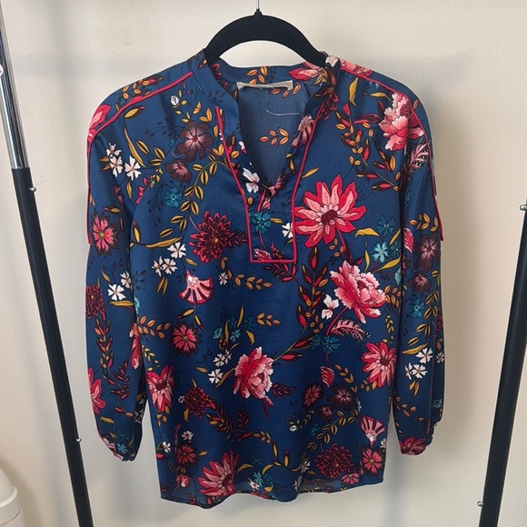 Ann Taylor Loft Colorful Floral Satin Business Casual Blouse Size XXS Petite - Picture 2 of 9